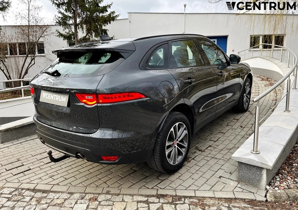 Jaguar F-Pace cena 114900 przebieg: 143738, rok produkcji 2018 z Marki małe 232